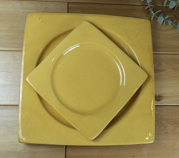 Квадратные керамические тарелки  производителя Alexander Rodriguez, Франция
